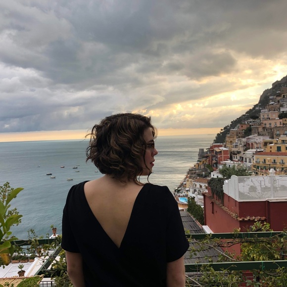 Meet your Posher, Sarah - Picture 2 of 4